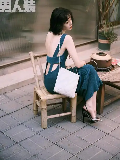 李溪芮《男人装》大片,身材火辣再现"腿精",34岁终于梅开二度