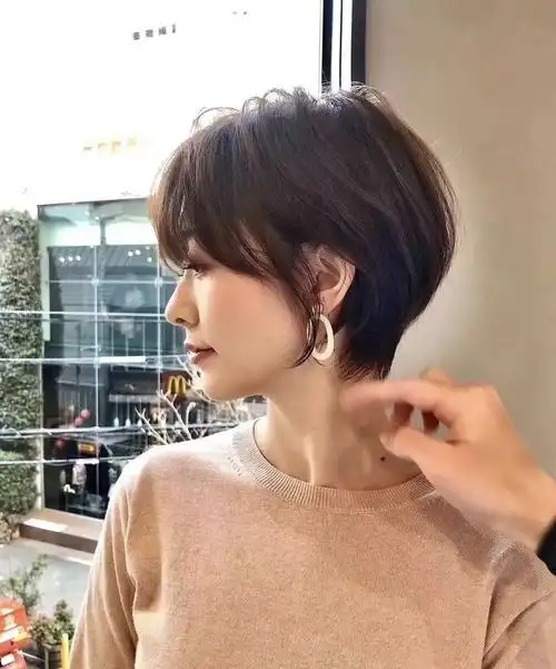 2020女士短发图片