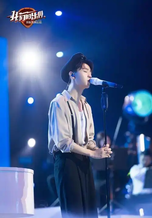 200618 王俊凯《我们的乐队》高清剧照来袭 帅气王总实力开嗓助力乐队