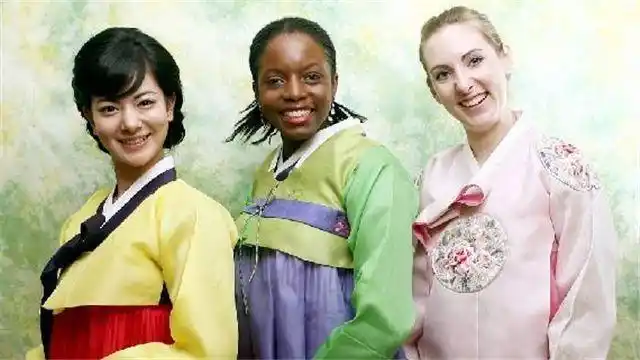 现代人都是歌利亚人种演化过来的,而其他人中则消失在了历史的长河中