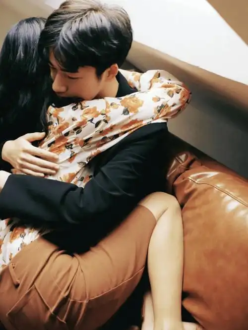 制霸朋友圈有趣的合照pose