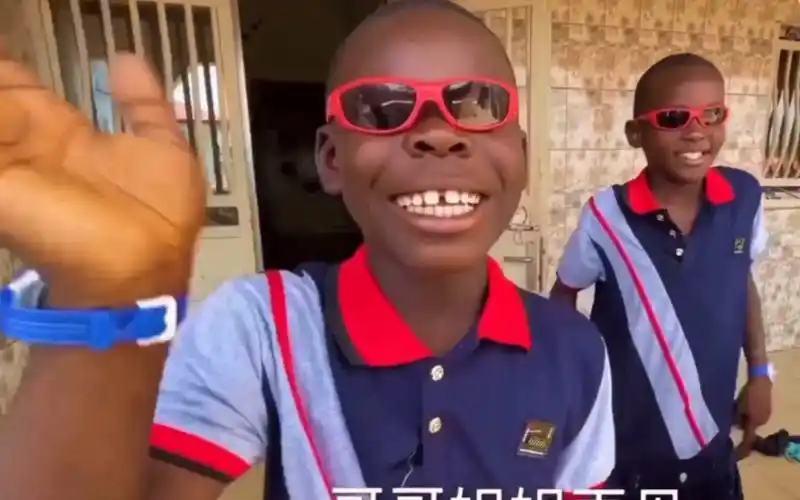 活动  咕嘎史密斯-非洲飞哥之倒霉男孩(修改后的version2.