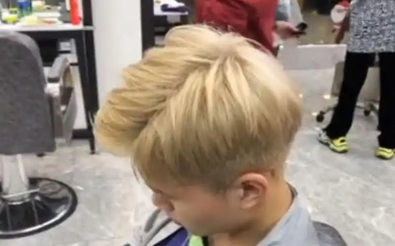 男生发型亚麻金棕适合冷白皮小麦皮