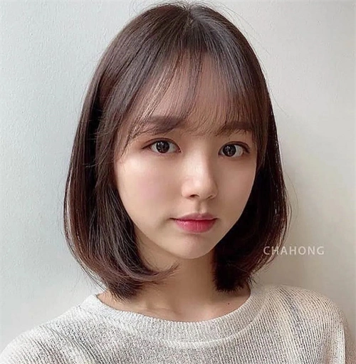 今年短发流行内扣 韩式内扣显脸小_女生短发 - 美发站