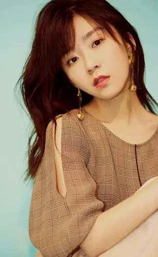 宋伊人鬼马俏皮写真图片