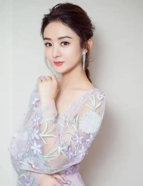 这些美女明星颜值相似却是同脸不同命差距太大