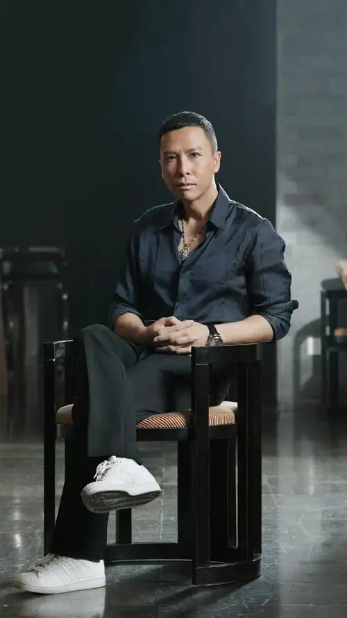 甄子丹成熟帅气写真