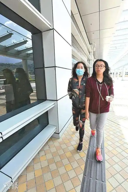 关淑怡坠海传感情触礁 4年前曾留言想自杀