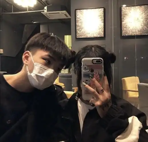 情侣头像彻底爱上一个人的表现