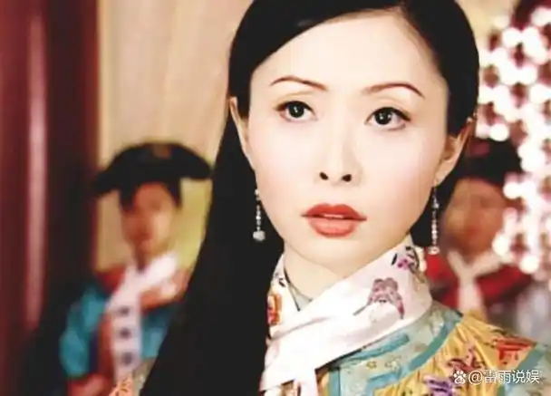 二,汤盈盈(1975年出生)在钟嘉欣主演的《搜神传》中,35岁的姚乐怡饰演