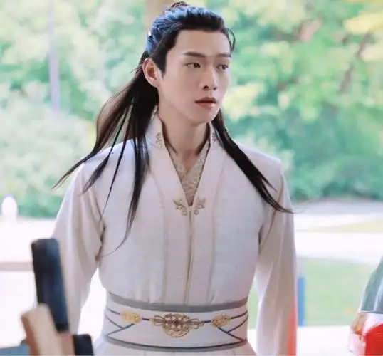 原创奇异剧本鲨路透魏大勋异域造型养眼王源是在逃王子吧