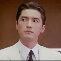 尊龙年轻帅照高清头像_微信头像图片大全