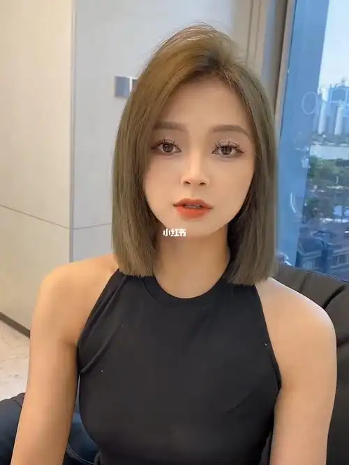 短发高颅顶造型