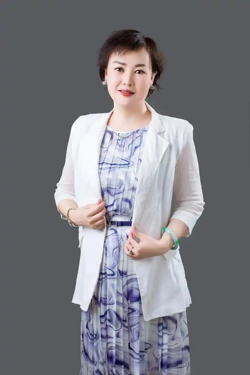 律师职业照.#职业照 #职业形象照 #个人形象照 #工作照  - 抖音