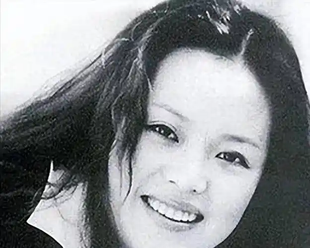 可能错怪汪峰了,他口味重,不忌口,但不偷情各个都奔生