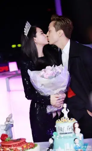 戚薇李承铉结婚6周年抱歉还是让你们失望了