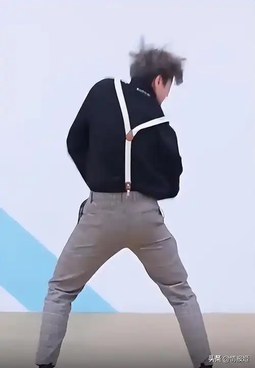 蔡徐坤坐地上表情包黑蔡徐坤斗图表情包