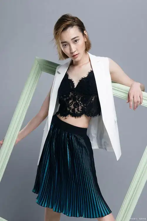 曹云金与唐菀:复婚,同居,庆母亲节,女儿五官深邃似爸