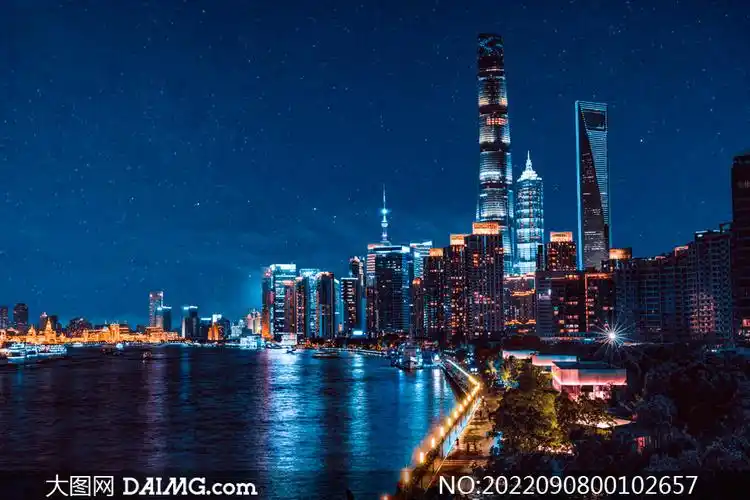 星空下的陆家嘴夜景摄影图片