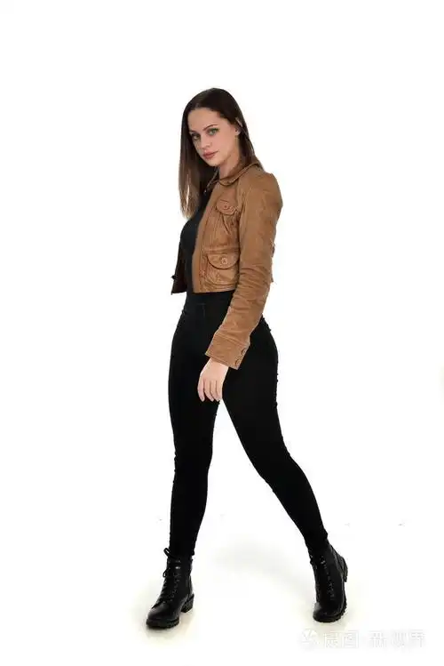 在白色背景上站立姿势照片-正版商用图片0580zs-摄图新视界