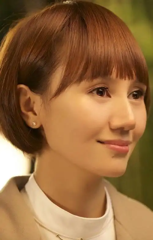 袁泉老了眼窝凹陷双眼皮好明显 袁泉是混血儿吗 袁泉的鼻子好大好难看