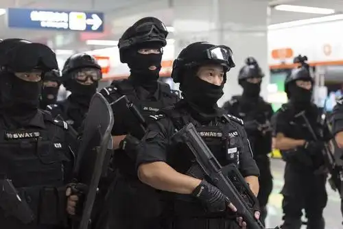 9月13日深夜,杭州市公安局特警支队牵头组织开展全市特警"利箭行动"