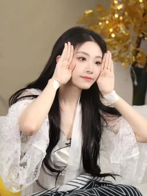 喻言昨天直播太可爱啦像猪猪