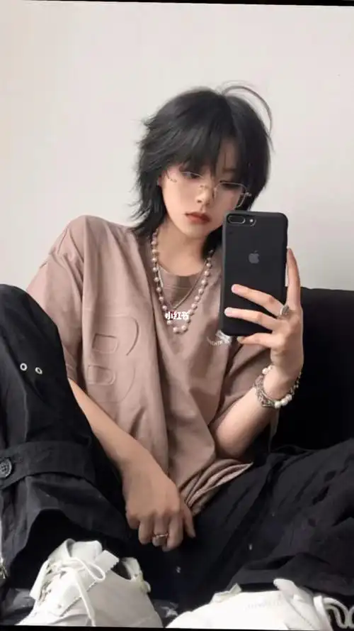 日系高层次少女感短发99鲻鱼头狼尾 整体发型是高层次的~ 会让头发