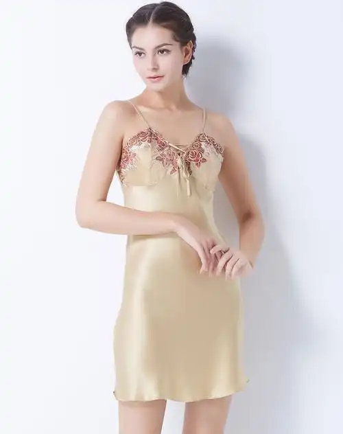 蕾丝深v修身聚拢吊带女真丝睡裙