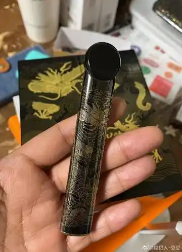 悦刻relx##悦刻relx灵点龙蟠紫禁陶瓷智能雾化烟杆#设计,材质,图纹