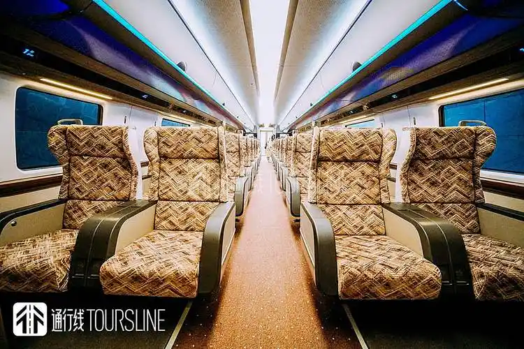 车厢内部,座椅为2 2布局