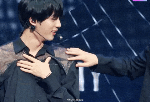 热议!仿佛知道自己的腹肌照片被传开了的防弹少年团金硕珍