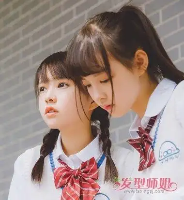 分享到  有两个辫子,也有漂亮的扎马尾辫发型,适合学生的扎发发型,有