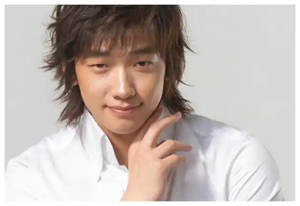 最受欢迎的5位单眼皮男星,乔任梁上榜,你被谁的眼神迷倒了?