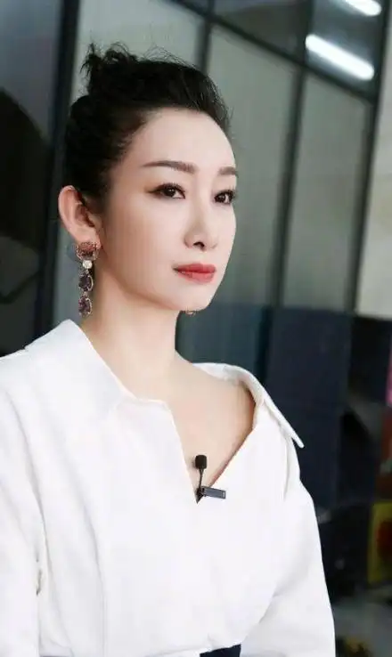 秦海璐有过几段婚姻 帮丧子丧夫的婆婆走出伤痛(24)