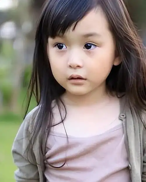 刘楚恬2岁出道年入百万因长相甜美被禁止整容如今长成啥样