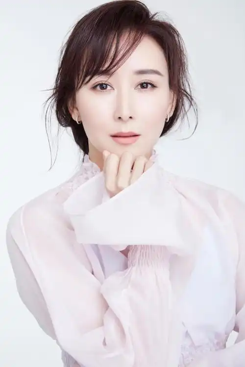 女演员胡静治愈系成熟性感写真