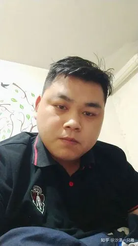 明明长得丑却很自信的男生是什么心理?