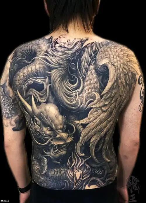 龙跃凤鸣石雕纹身石雕龙凤凰