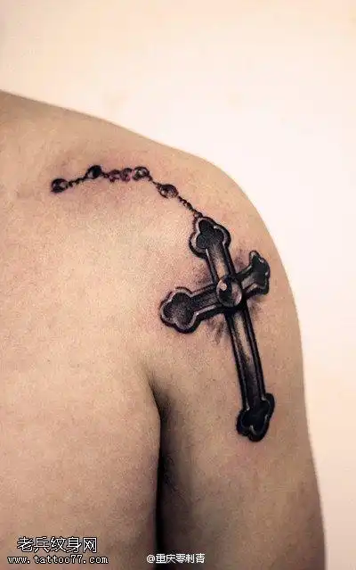 文身秀图吧推荐一幅肩部十字架文身作品 - 纹身秀