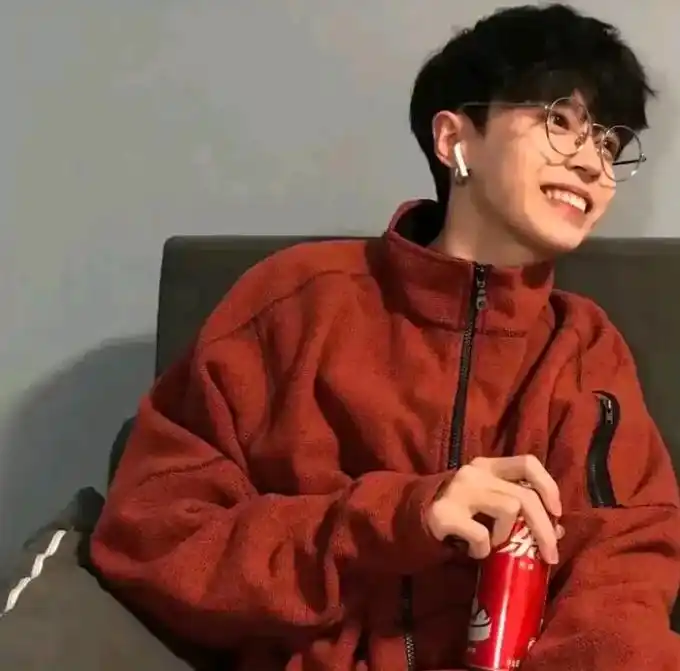 阳光大男孩 #男生头像 愿得一人心,免得老相亲 - 抖音