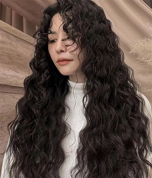 森系羊毛卷,没有小卷烫那么细,也没有大波浪那么大