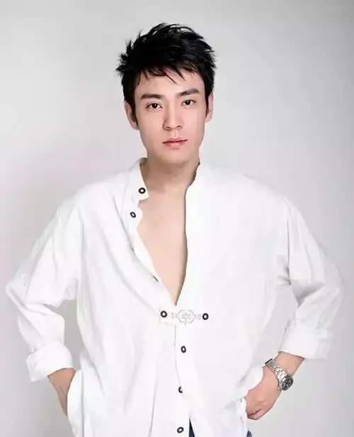 吴京,雷佳音,李光洁在《流浪地球》里太沧桑?人家也曾是小鲜肉_网易订