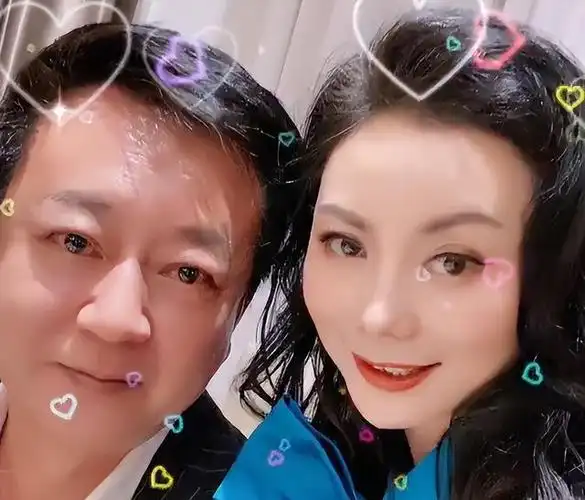 朱军已经很久没有出现在大众视野里了,而就在近日朱军妻子谭梅晒出了