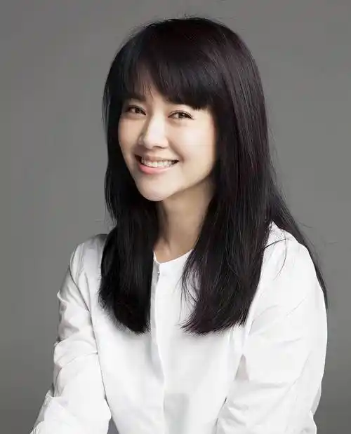 左小青和郭家铭恋情传闻再度引爆娱乐圈,究竟是真爱还是炒作?