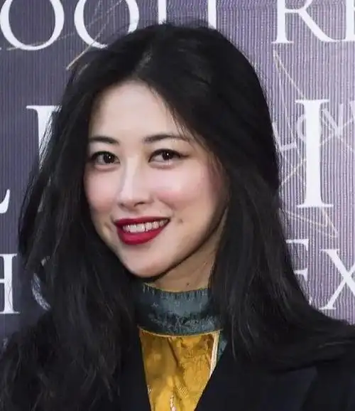 演员朱珠:和富豪谈恋爱,嫁圈外丈夫幸福美满