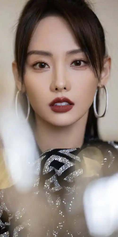 张嘉倪薄纱小蛮腰性感写真_长裙_花纹_裙子