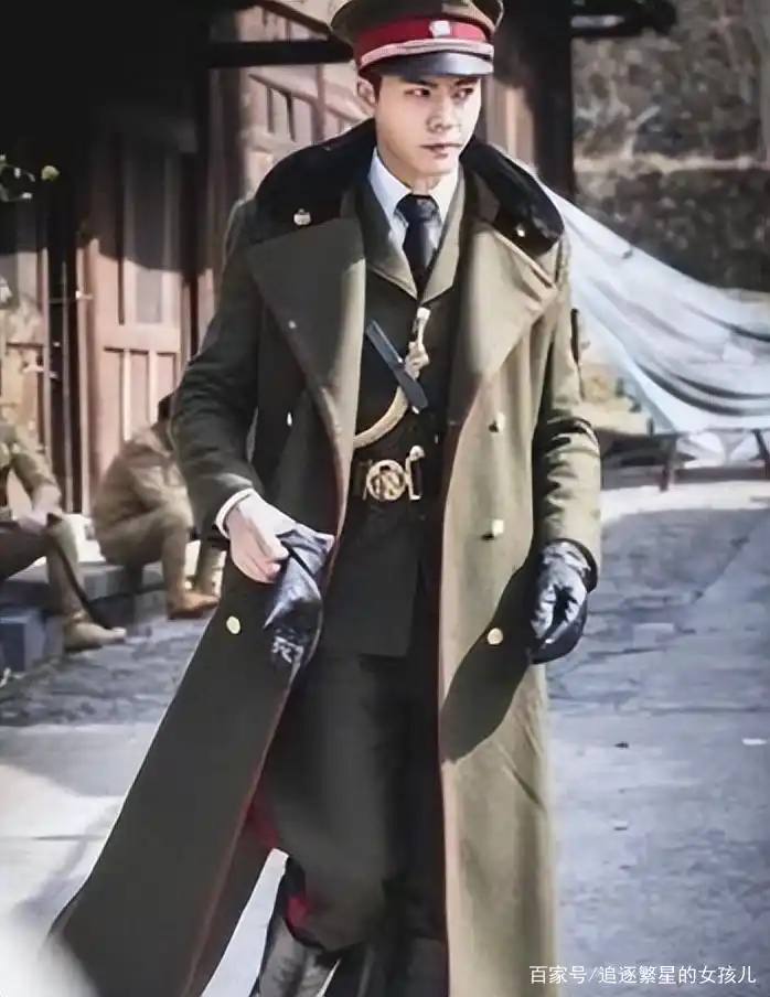 8位军阀装最帅的男星,陈伟霆满屏大长腿,看到千玺:直击心脏