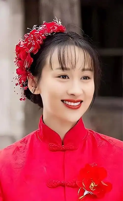 练束梅美照