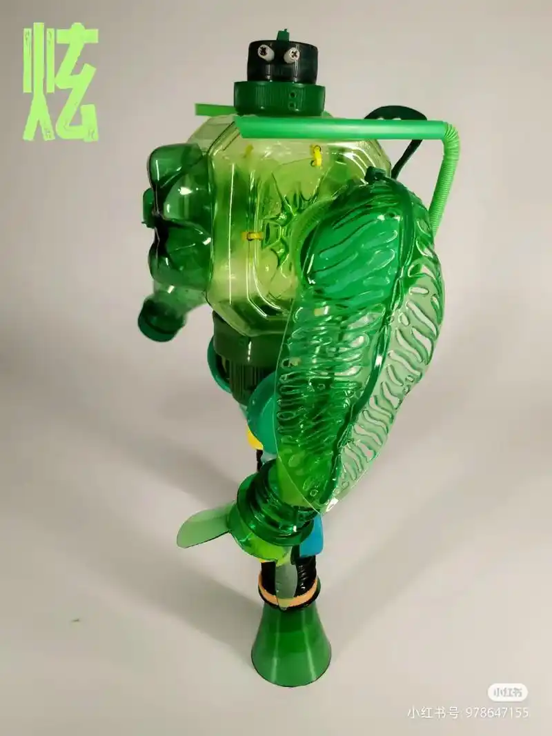 小红书看到的,觉得这个真的很赞090909饮料瓶做的机械人, - 抖